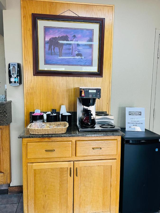 Hotel Cattle Country 2*