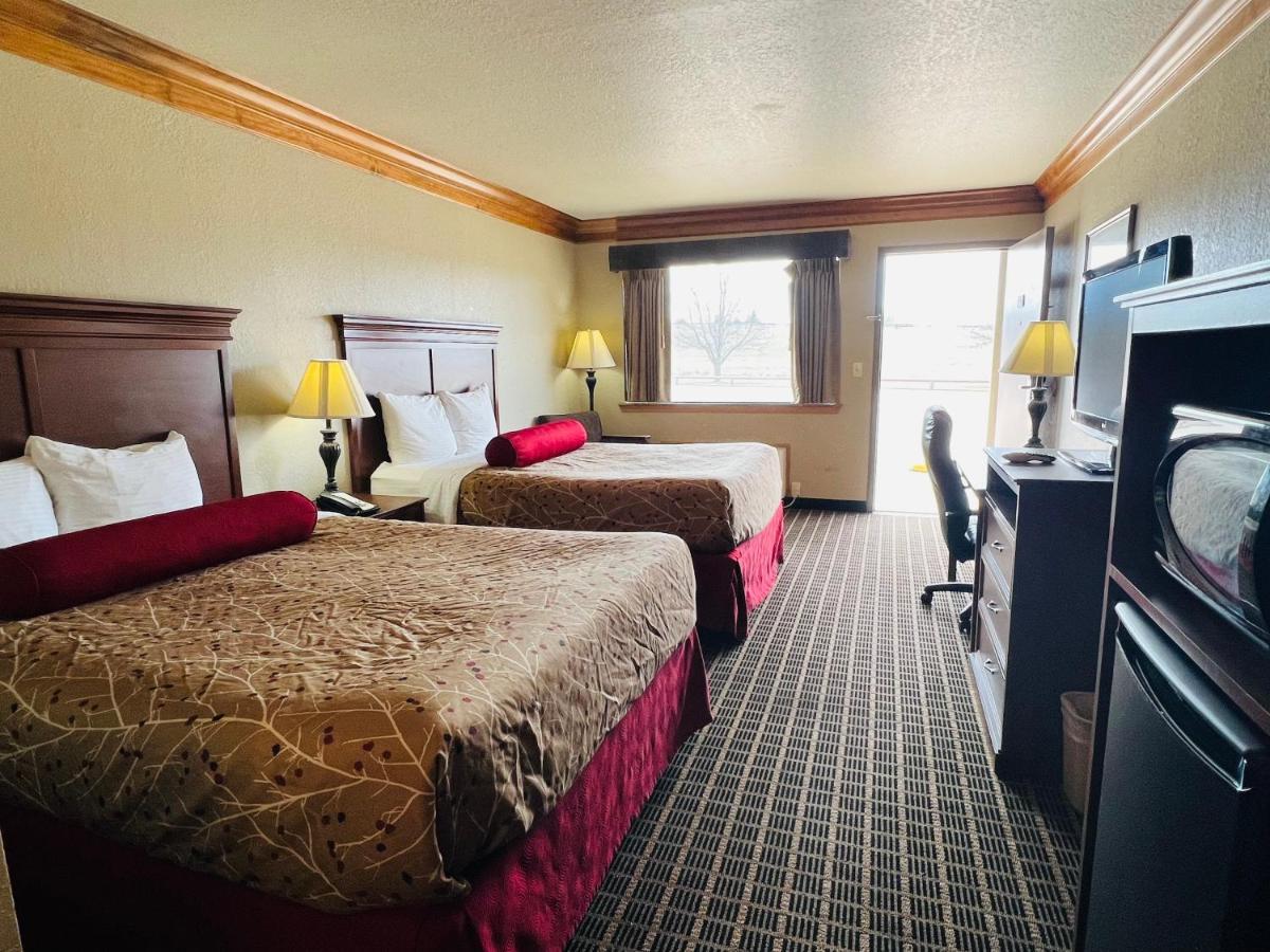 Cattle Country Hotel